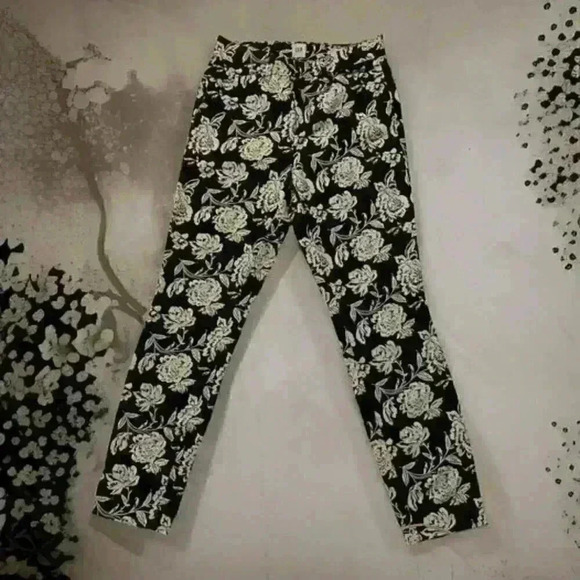 White Rose Pants - Picture 2 of 3
